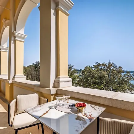 Boutique Mauro 4* بوريتش