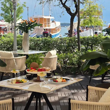 Boutique Mauro 4* بوريتش